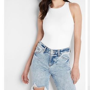 Body Contour Collection High Neck Cropped tank